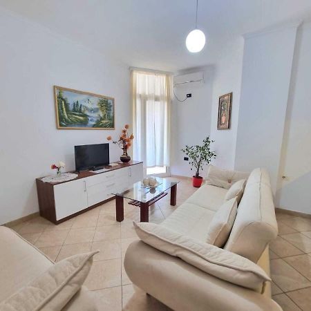 Friendly Apartment Golem โกเลม ภายนอก รูปภาพ