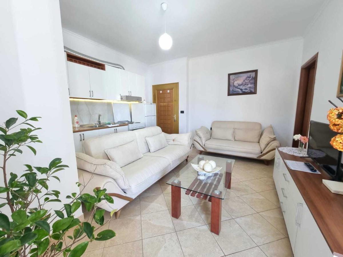 Friendly Apartment Golem โกเลม ภายนอก รูปภาพ