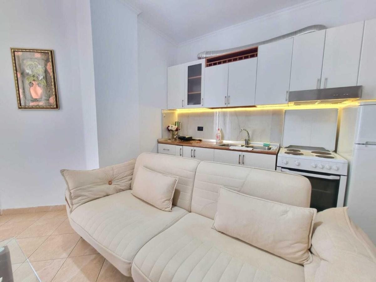 Friendly Apartment Golem โกเลม ภายนอก รูปภาพ